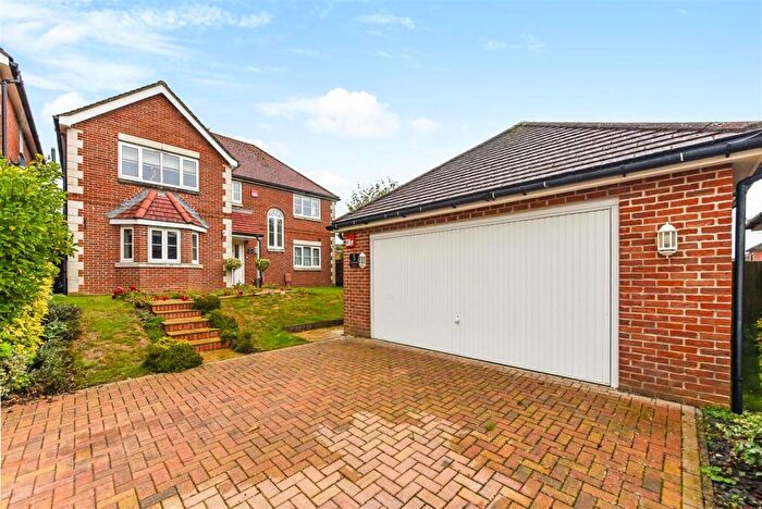 4 Bedroom Detached House For Sale In Durlands Court, Horndean, PO8