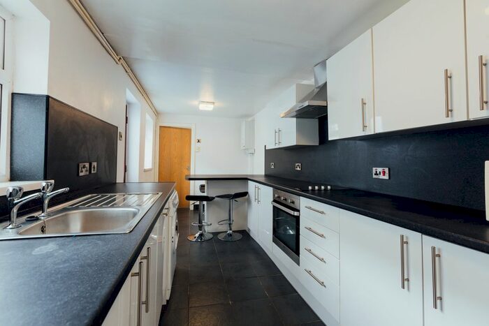 4 Bedroom Flat To Rent In De Grey Street, Hull HU5