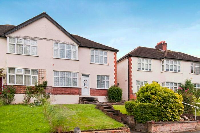 2 Bedroom Maisonette To Rent In Nestor Avenue, Grange Park, N21