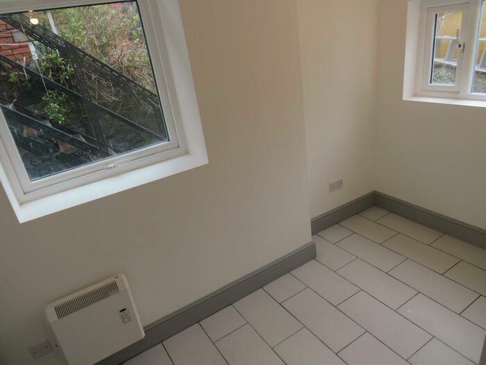 1 Bedroom Flat To Rent In Newport Road, Cardiff, CF24
