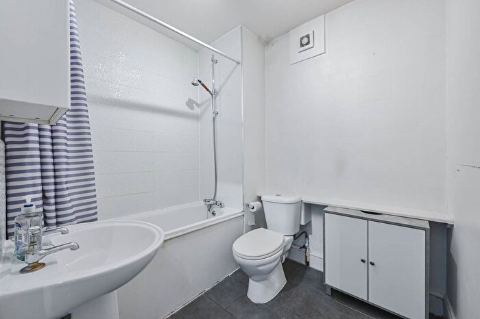 1 Bedroom Flat To Rent In Elgin Avenue, Maida Vale, London, W9