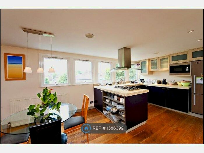 3 Bedroom Maisonette To Rent In Cromwell Grove, London, W6