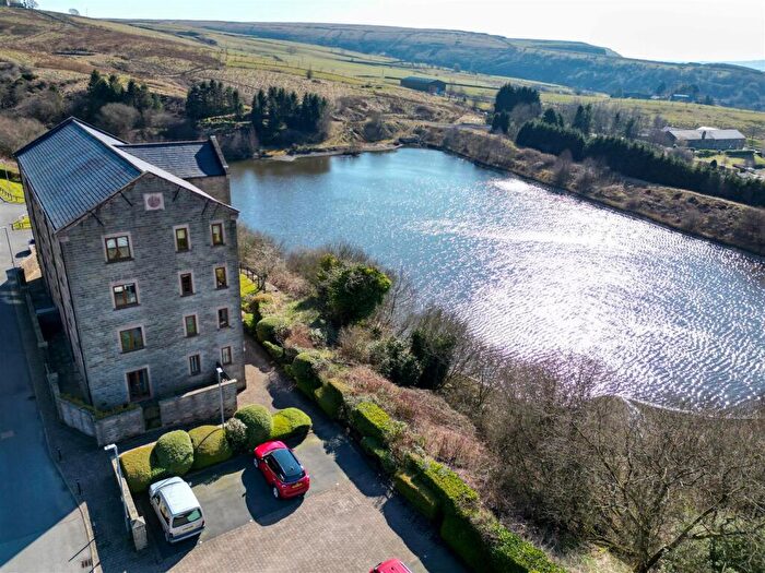 2 Bedroom Apartment For Sale In Lodge Mill Lane, Ramsbottom, Bury, BL0