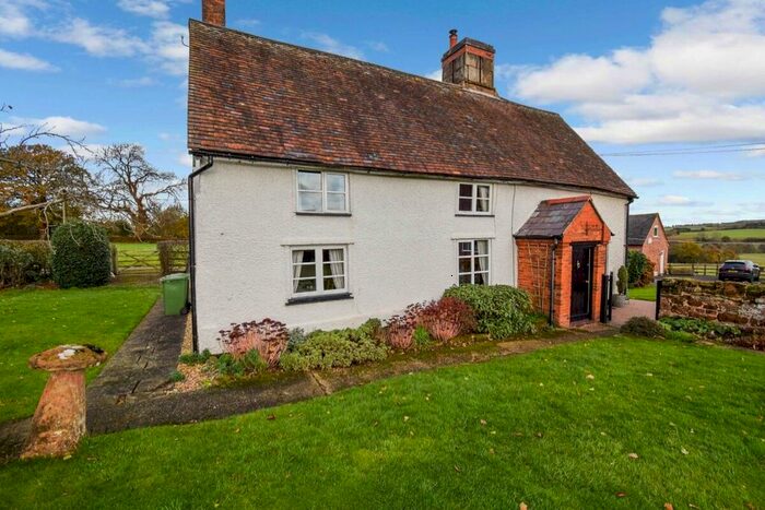 4 Bedroom Detached House For Sale In Dandys Farm, Coleshill, Shustoke B46