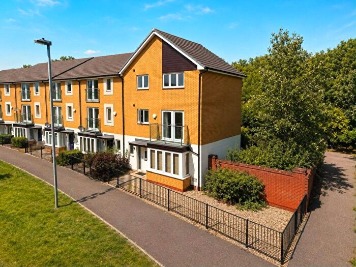 4 Bedroom End Of Terrace House For Sale In Milton Road, Broughton, Milton Keynes, MK10