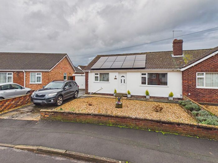 3 Bedroom Semi Detached Bungalow For Sale In Sussex Avenue, Bridgwater, TA6