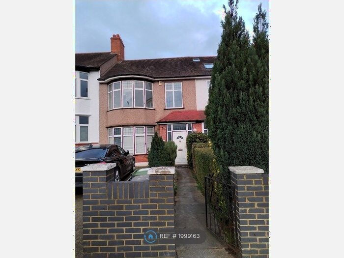 3 Bedroom Terraced House To Rent In Ravensbourne Park, London, SE6