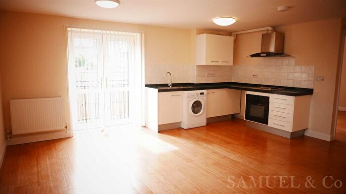 2 Bedroom Flat To Rent In Brunswick Park Road, Wednesbury, WS10