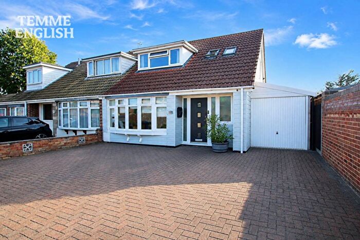 2 Bedroom Semi Detached Bungalow For Sale In Branksome Close, Stanford-Le-Hope, SS17