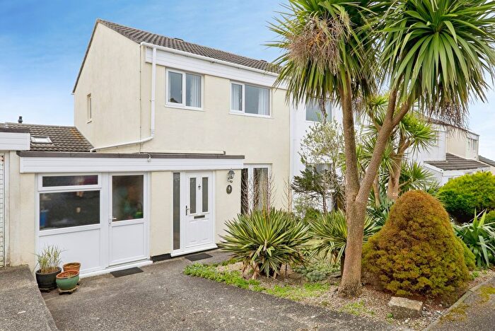 3 Bedroom Link Detached House For Sale In Boscarn Road, Redruth, Cornwall, TR15