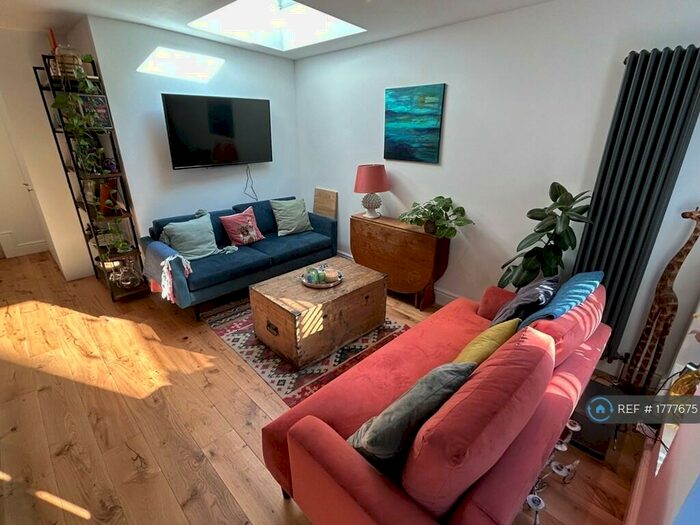 2 Bedroom Flat To Rent In Chadwick Road, London, SE15