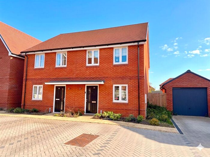 2 Bedroom Semi-Detached House For Sale In Willowherb Road, Curbridge, Southampton, SO30