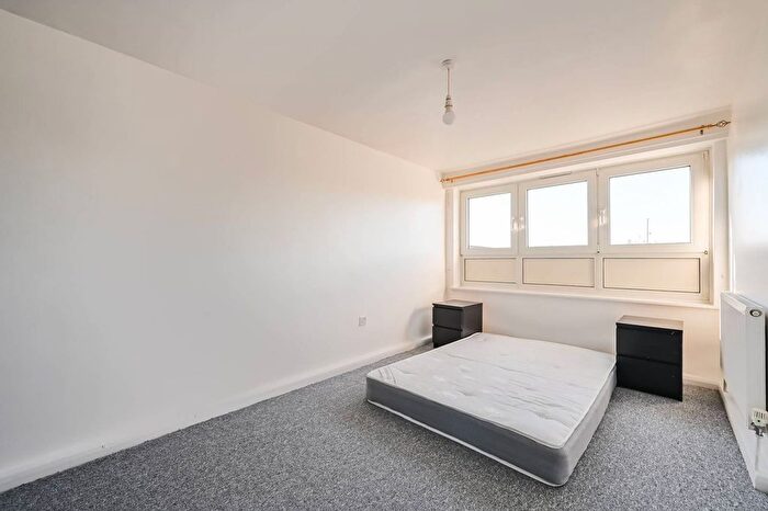 1 Bedroom Flat To Rent In Heylyn Square, Bow, London, E3