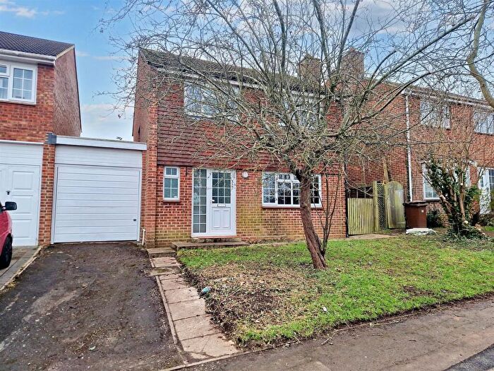 4 Bedroom Detached House For Sale In Cowdrey Close, Rochester, ME1