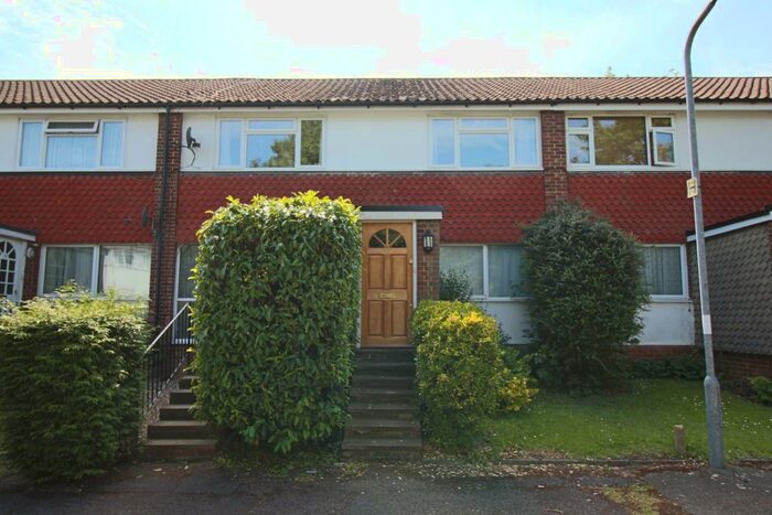 2 Bedroom Maisonette To Rent In Ray Park Avenue Maidenhead Berkshire, SL6