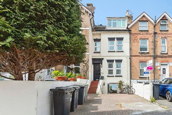 2 Bedroom Flat For Sale In Purbeck Road, Bournemouth, BH2