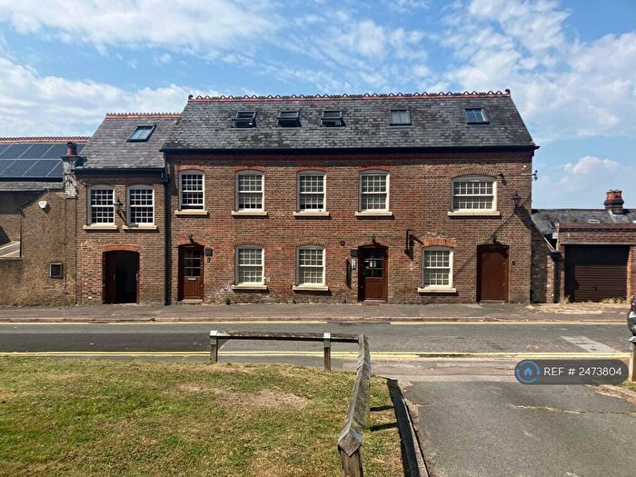 1 Bedroom Flat To Rent In Victoria Road, Chesham, HP5