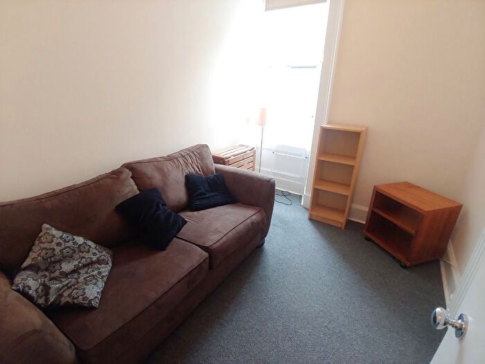 3 Bedroom Flat To Rent In Tarvit Street, Edinburgh, EH3