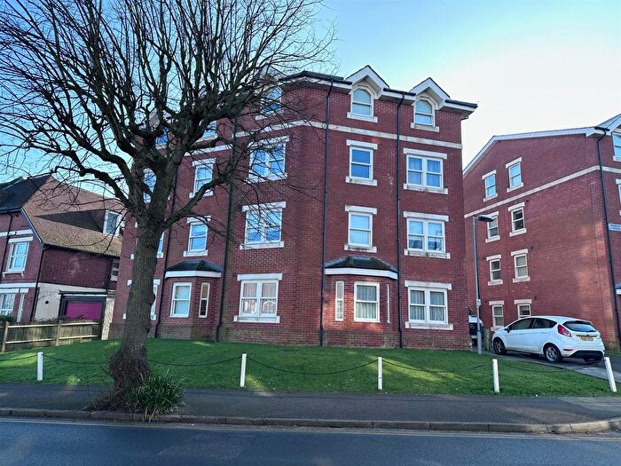 2 Bedroom Flat To Rent In Upper Avenue, Eastbourne, BN21