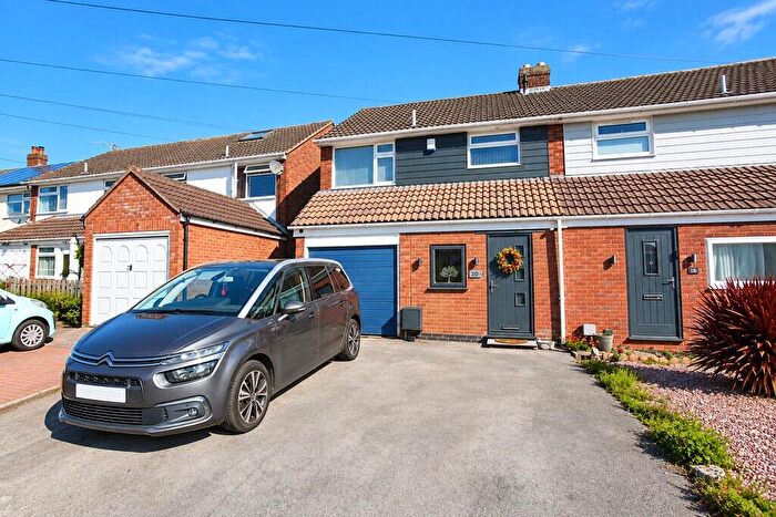 4 Bedroom Semi-Detached House For Sale In Manor Close, Baddesley Ensor, CV9