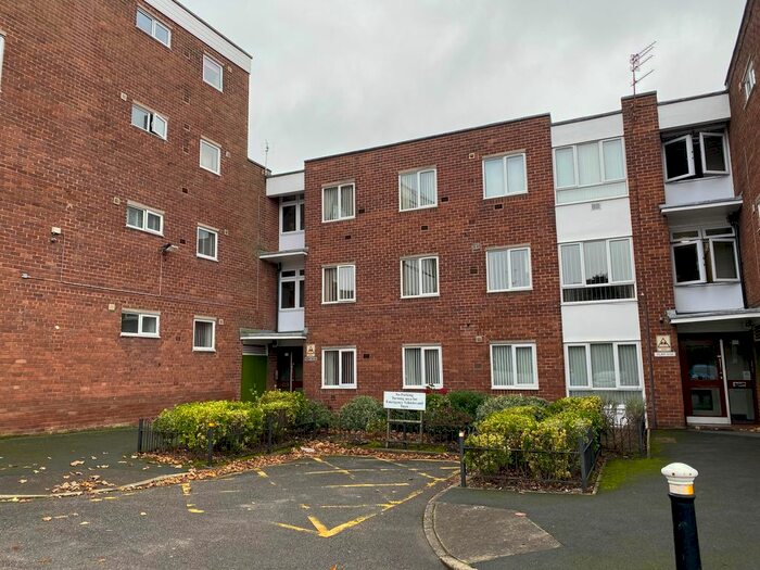 2 Bedroom Flat To Rent In Park Road South, Prenton, CH43