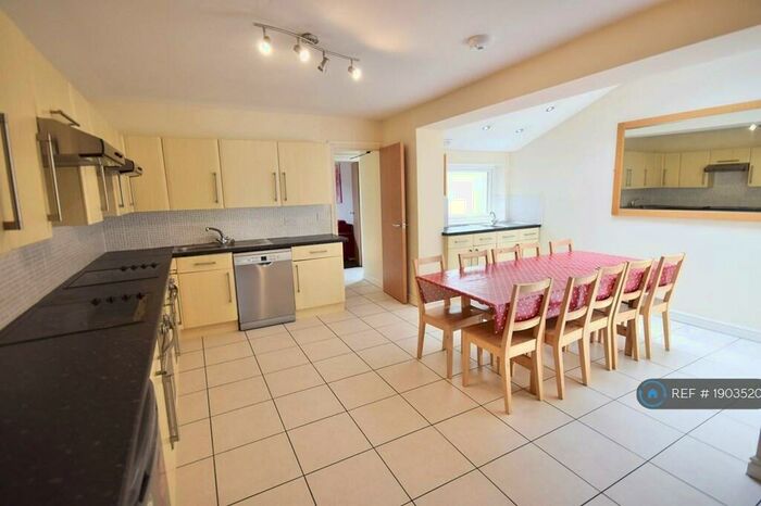 10 Bedroom Terraced House To Rent In Harriet Street, Cardiff, CF24