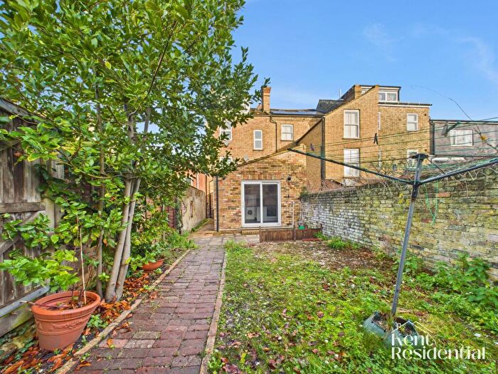 1 Bedroom Property To Rent In Rocfort Road, Snodland, ME6