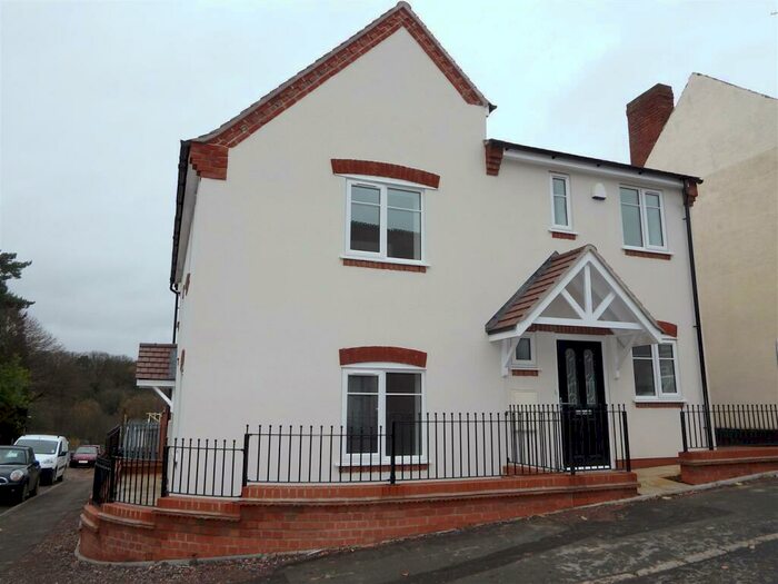2 Bedroom Semi-Detached House To Rent In Wright Street, Halesowen, West Midlands, B63