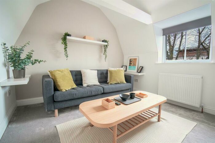 1 Bedroom Apartment To Rent In New Road, Chatham, ME4