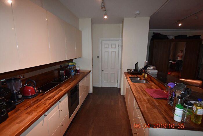 1 Bedroom Flat To Rent In B Flat, St John Street, Perth, Perth And Kinross, PH1