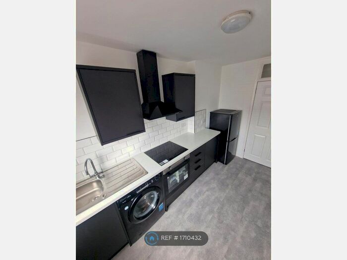 2 Bedroom Flat To Rent In Keith Place, Dundee, DD4