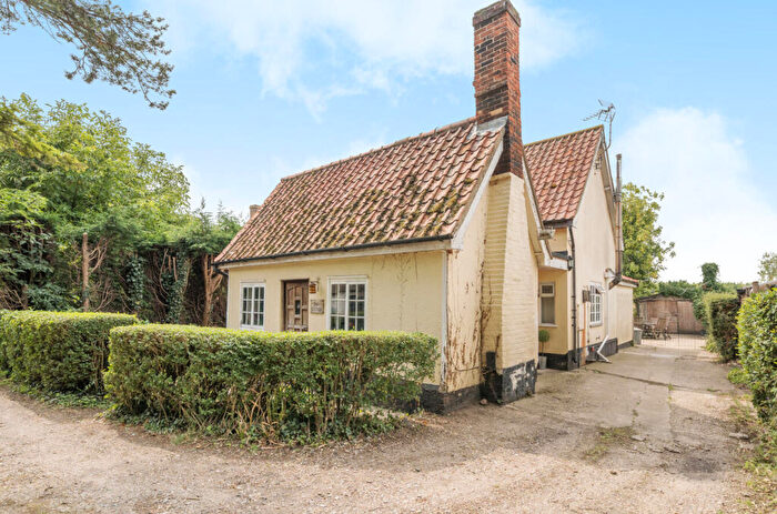 3 Bedroom Detached House For Sale In Middlewood Green, Stowmarket, Suffolk, IP14