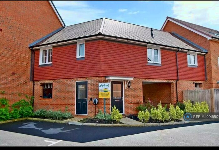 2 Bedroom End Of Terrace House To Rent In Field Close, Harrietsham, Maidstone, ME17