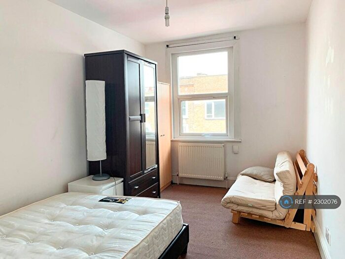 2 Bedroom Flat To Rent In Kingsland High Street, London, E8