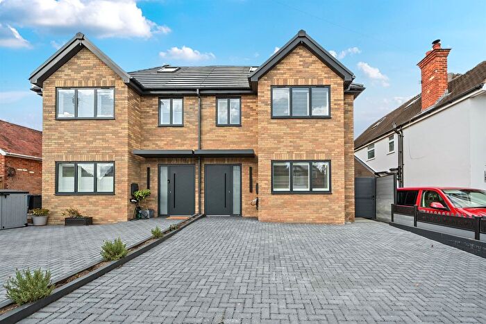 5 Bedroom Semi Detached House For Sale In Courthouse Road, Maidenhead, SL6