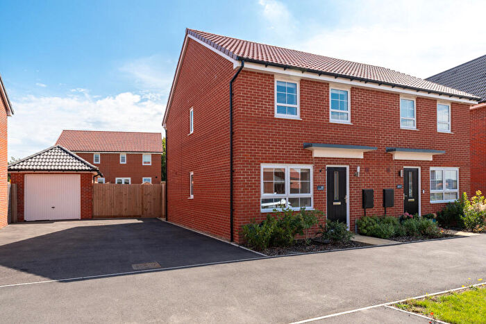 3 Bedroom Semi-Detached House To Rent In Haldane Drive, Cringleford, NR4