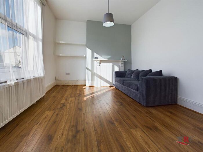 2 Bedroom Flat To Rent In Rucklidge Avenue, London, NW10