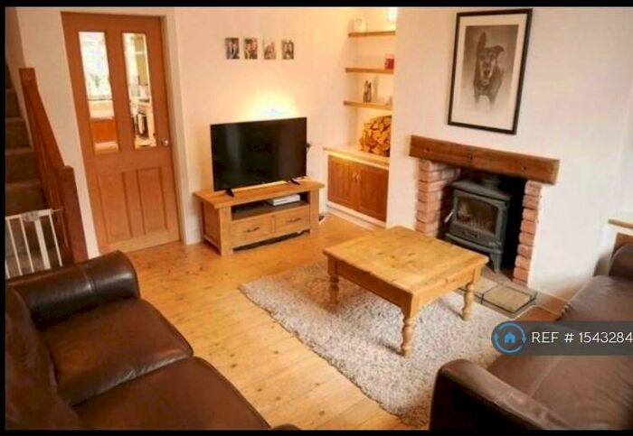 2 Bedroom End Of Terrace House To Rent In Peter Street, Macclesfield, SK11