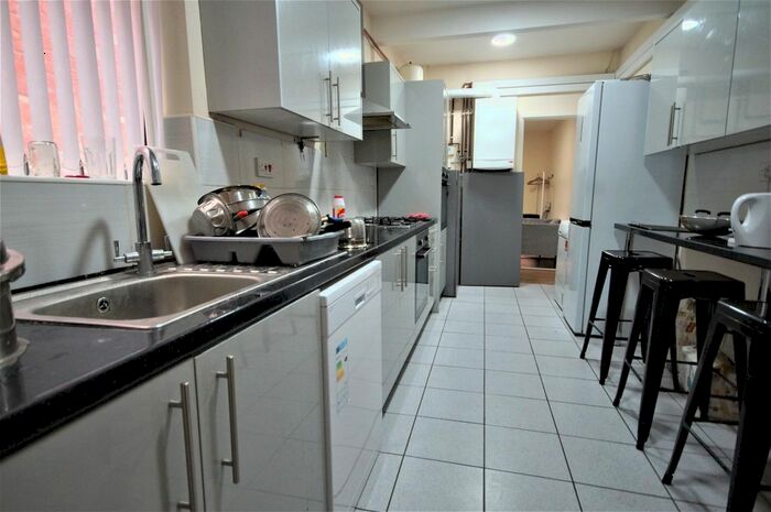 6 Bedroom Terraced House To Rent In Humber Road, Coventry, CV3