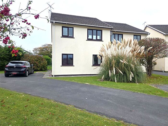 2 Bedroom Flat For Sale In Park Avenue, Kilgetty, Pembrokeshire, SA68
