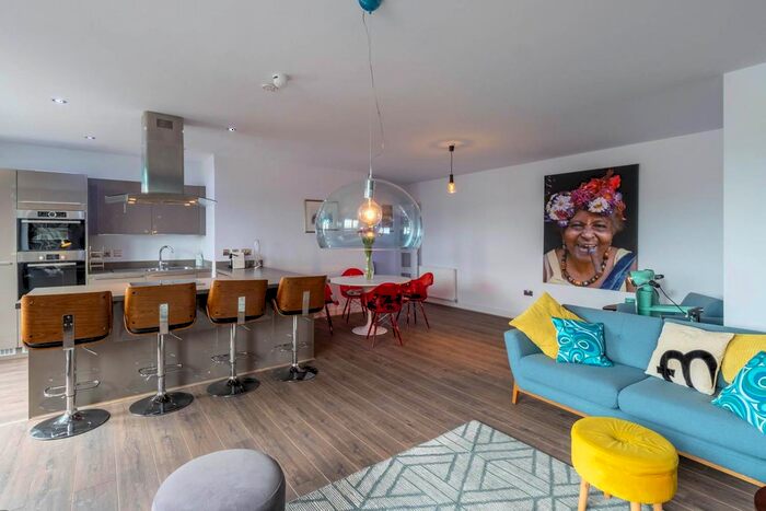 3 Bedroom Flat To Rent In Honduras Wharf, Summer Lane, Birmingham, B19