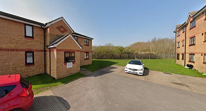 1 Bedroom Flat To Rent In Redford Close, Feltham, TW13