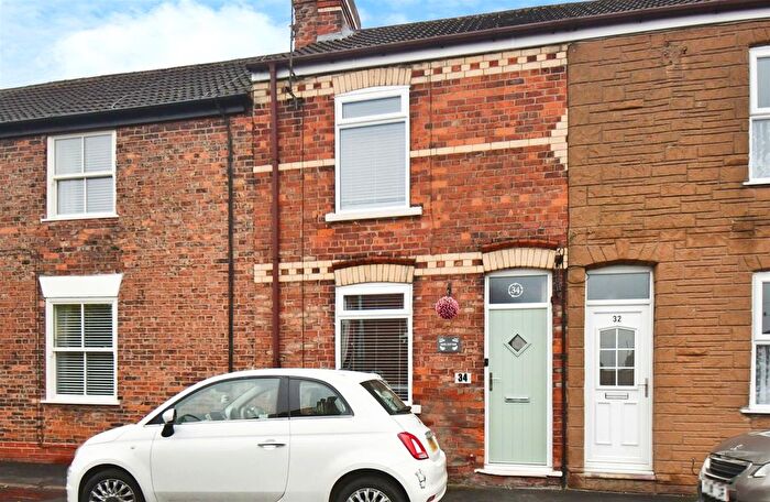 2 Bedroom Cottage For Sale In Rectory Lane, Preston, Hull, HU12