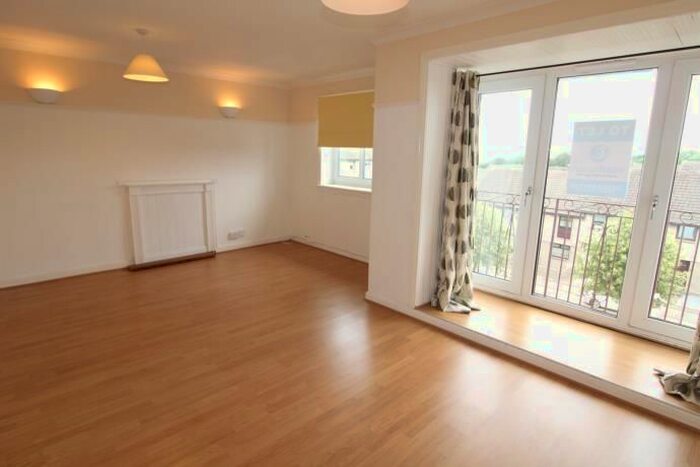 3 Bedroom Flat To Rent In Abbey Place, Aberdeen, AB11