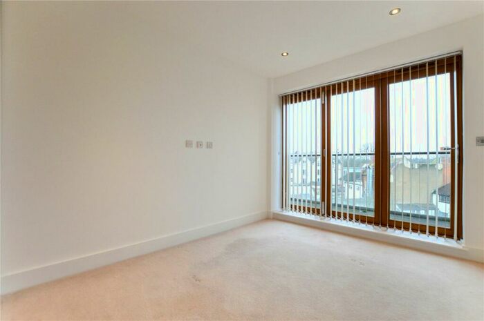 1 Bedroom Apartment For Sale In Wentworth House, Pyrford Road, West Byfleet, Surrey, KT14