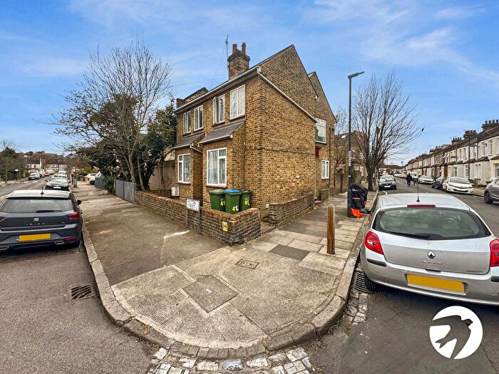 2 Bedroom Maisonette To Rent In Hylton Street, London, SE18