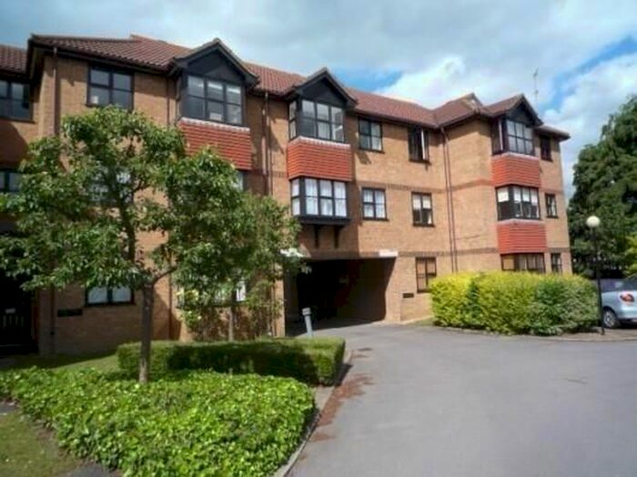 1 Bedroom Flat To Rent In Mangles Road, Guildford, GU1
