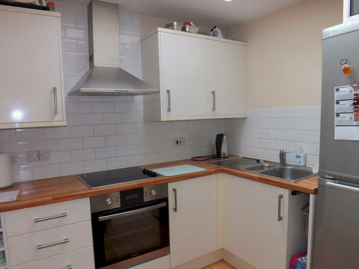 3 Bedroom Apartment To Rent In London Road, Horndean, PO8