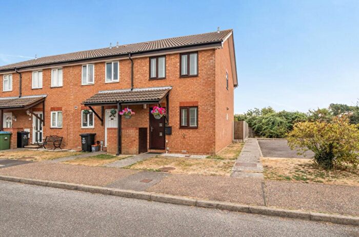 2 Bedroom Semi Detached House For Sale In Macklin Road, Bognor Regis, PO22