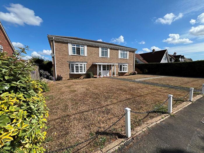 2 Bedroom Flat For Sale In Barton Wood Road, Barton On Sea, New Milton, Hampshire., BH25